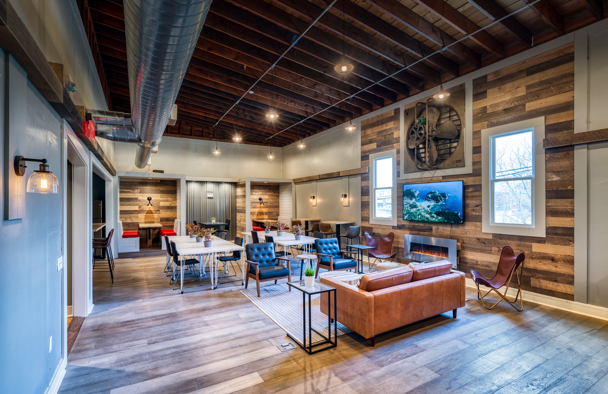 Hot Desks at The Hive Etown